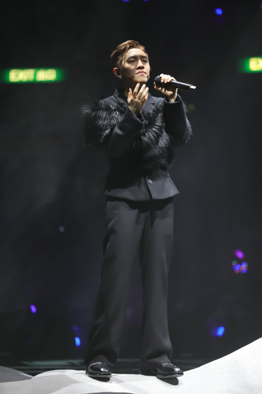 MC坦言頭場感受前所未有的壓力，甚少演出前會睡不着，不想吃和不想說話，沒甚動力，整個人很抑鬱，在表演後段才搵返自己，但發揮未如理想。